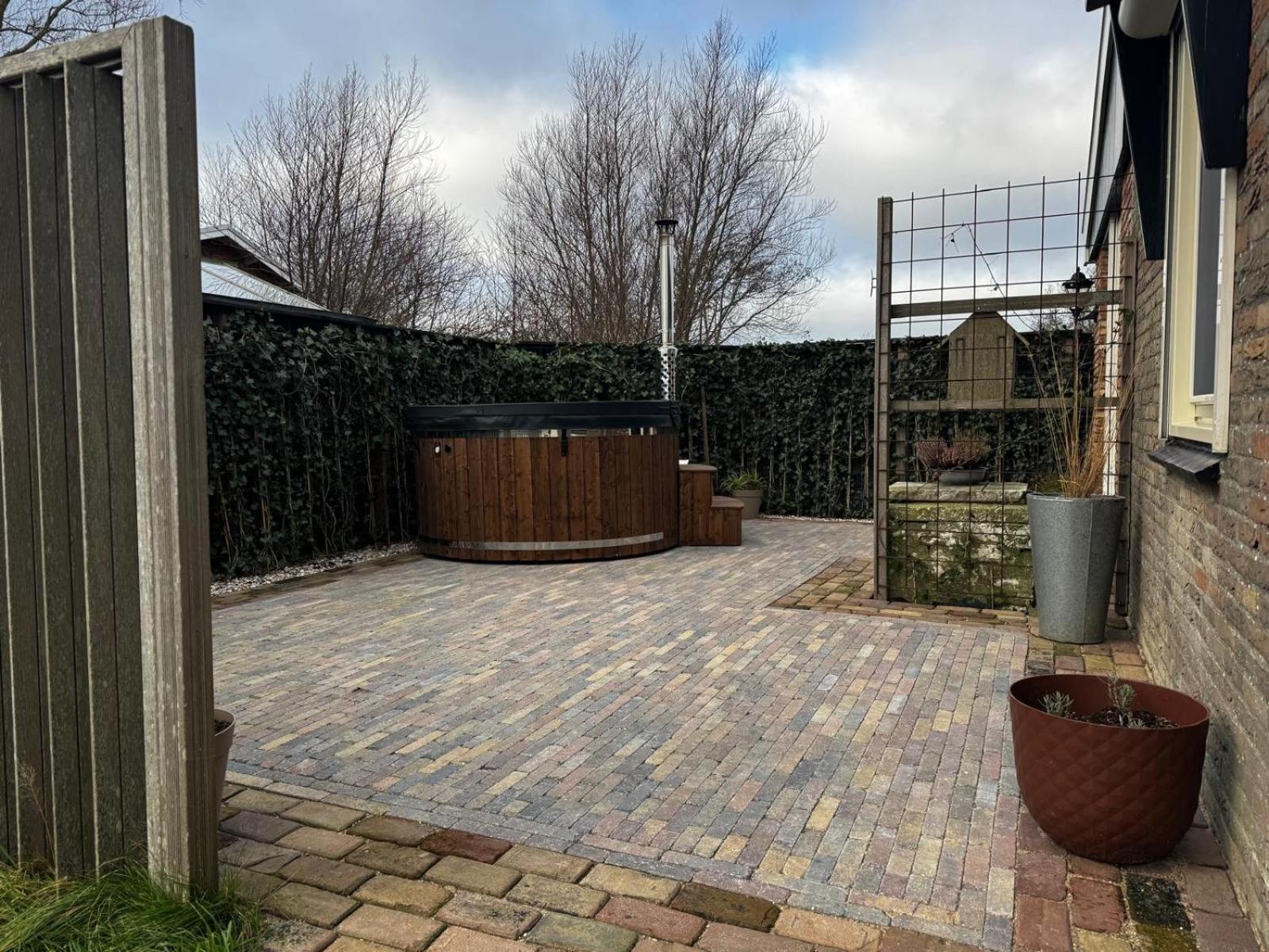 Gastsuite Het Duinroosje Met Hottub Op Het Prive Terras! 登堡 外观 照片