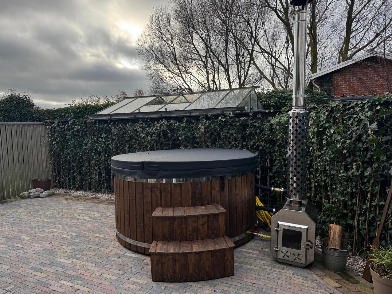 Gastsuite Het Duinroosje Met Hottub Op Het Prive Terras! 登堡 外观 照片